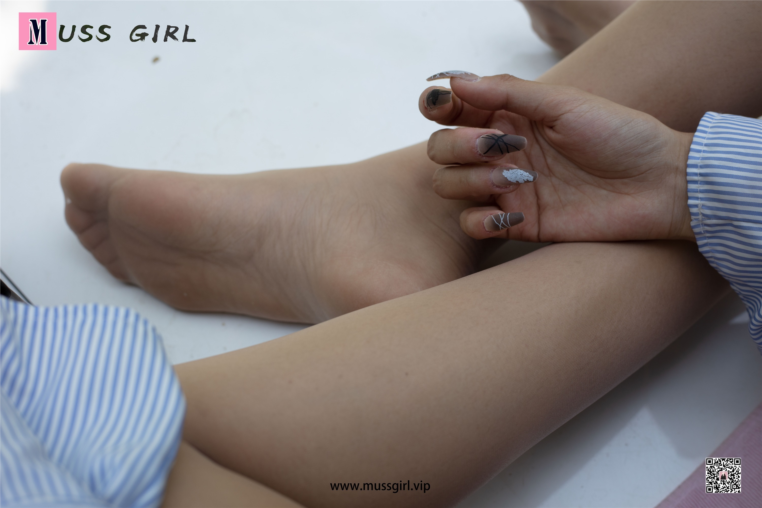 MussGirl慕丝女郎  NO.211 牛仔热裤肉丝美女